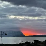 Oda ve Kahvaltı Domus De Diana Olbia